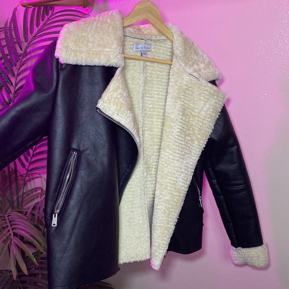 LOVE TREE - BLACK SHERPA LEATHER COAT - Picture 6 of 11